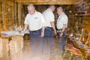 _SAR0483Rucci 06 Xmas copyright c 2006 Scott Rucci.jpg (167546 bytes)